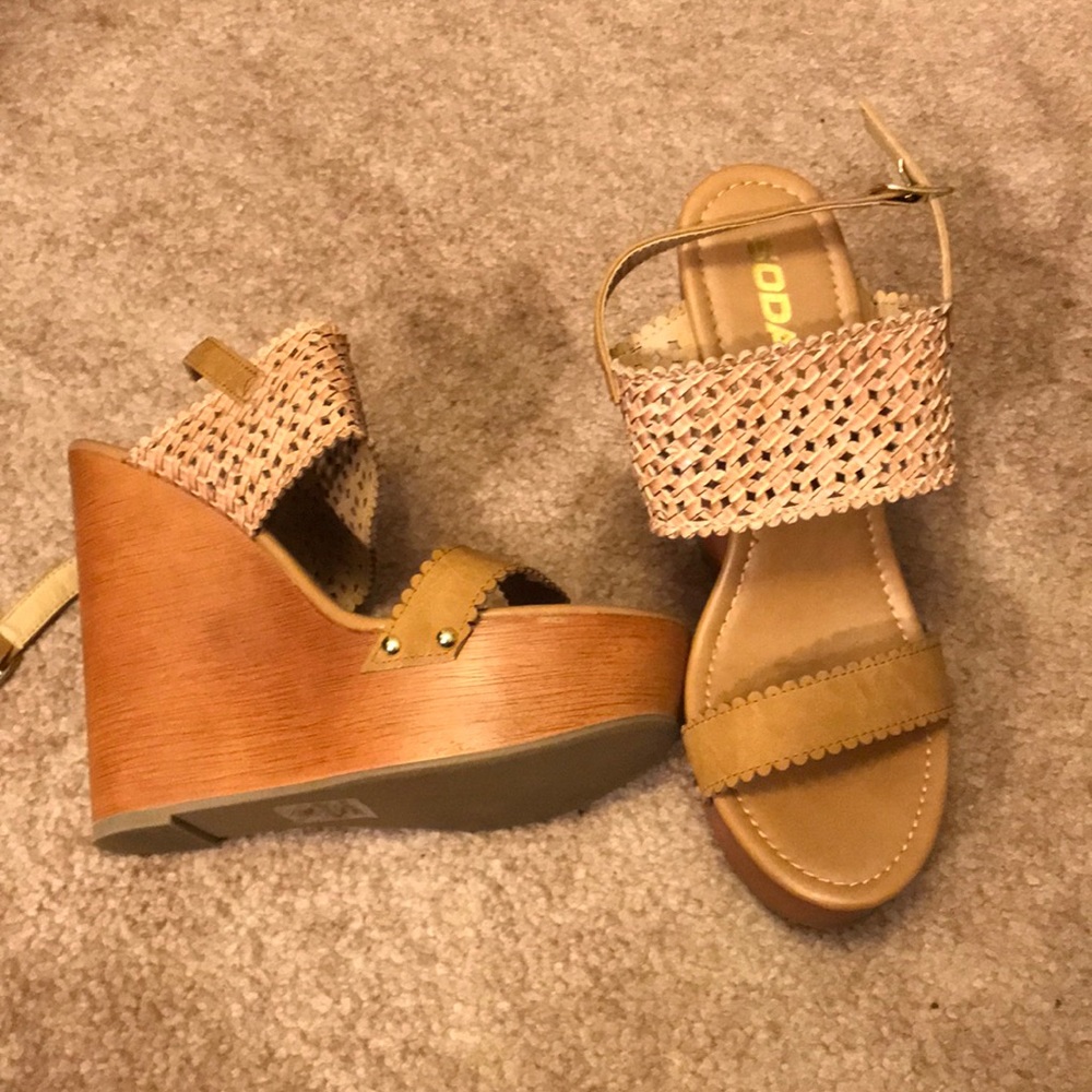 Soda Tan summer wedges